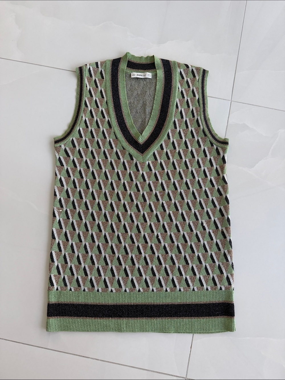 Zara Green and Black Geometric V‑Neck Sweater Vest